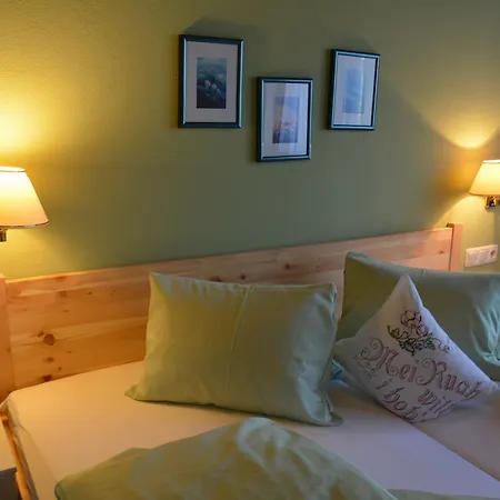 Haus Tirolerland Pensión 3*
