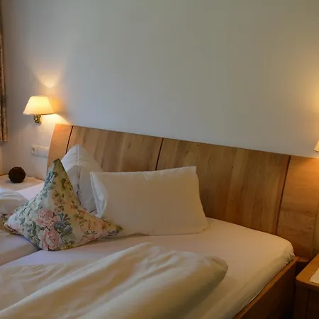 Haus Tirolerland Guest house