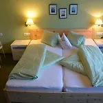 Haus Tirolerland Gæstehus 3*